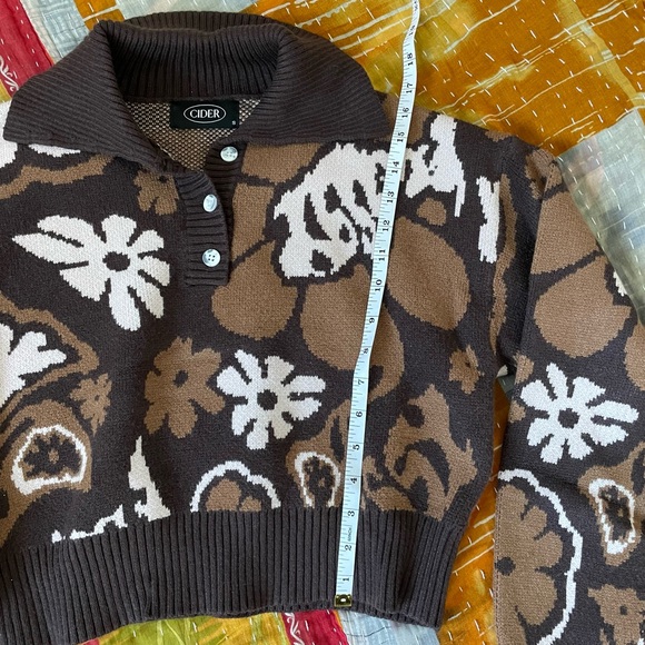Brown cropped flower sweater size S - Picture 4 of 7
